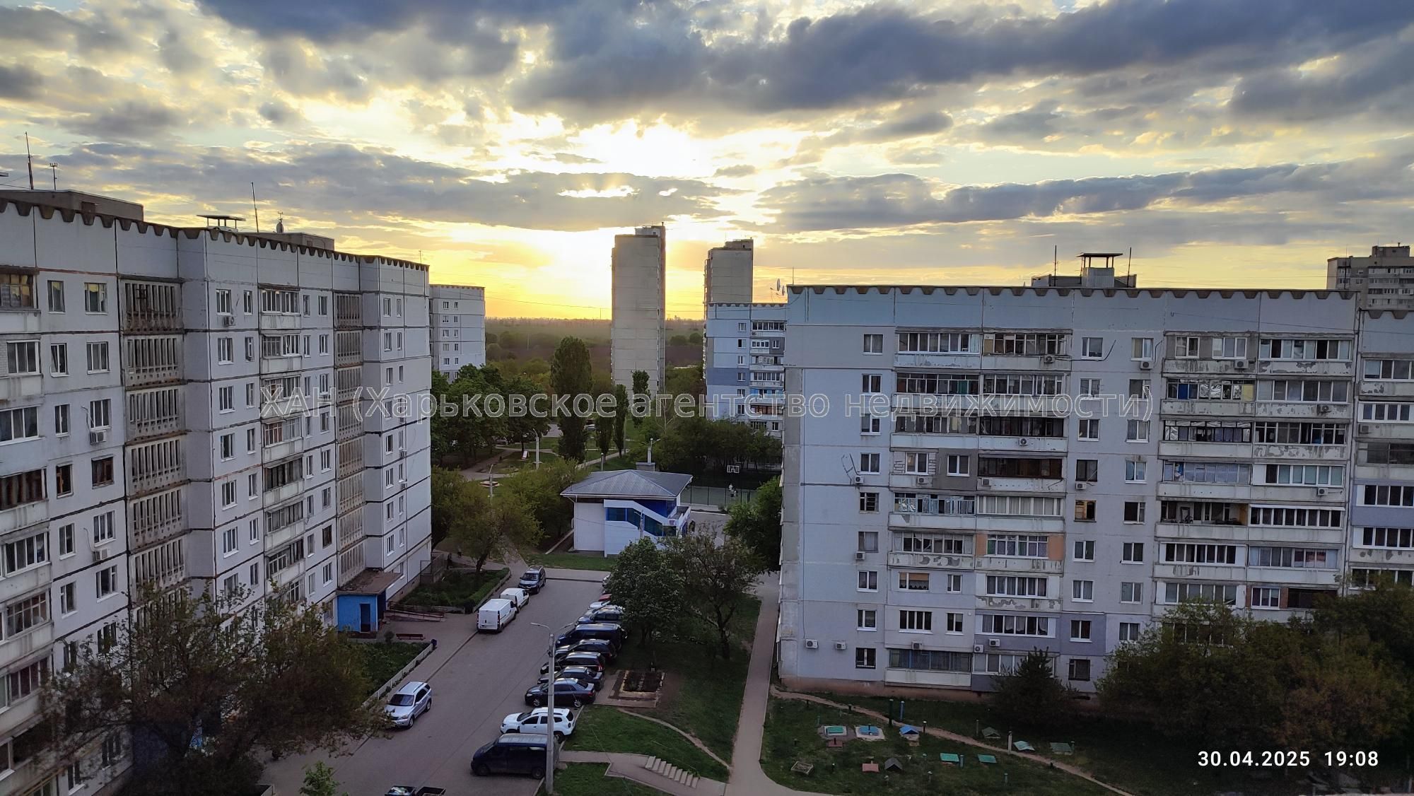 Продам 1к кв на Роганском жилмассиве. М64