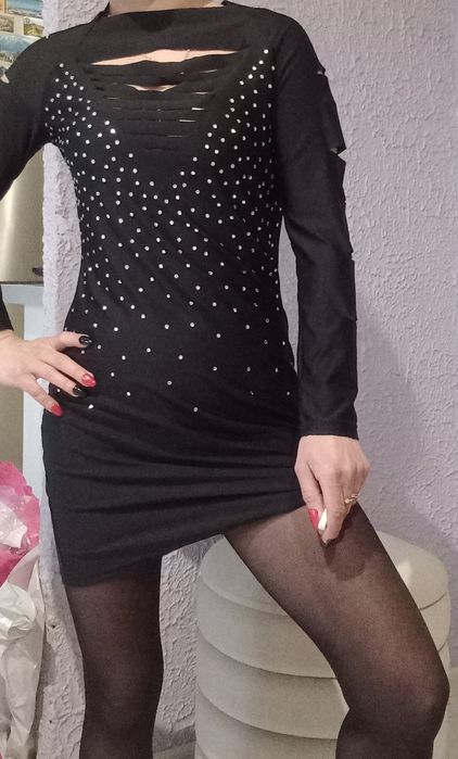 Sukienka czarna koktajlowa krótka