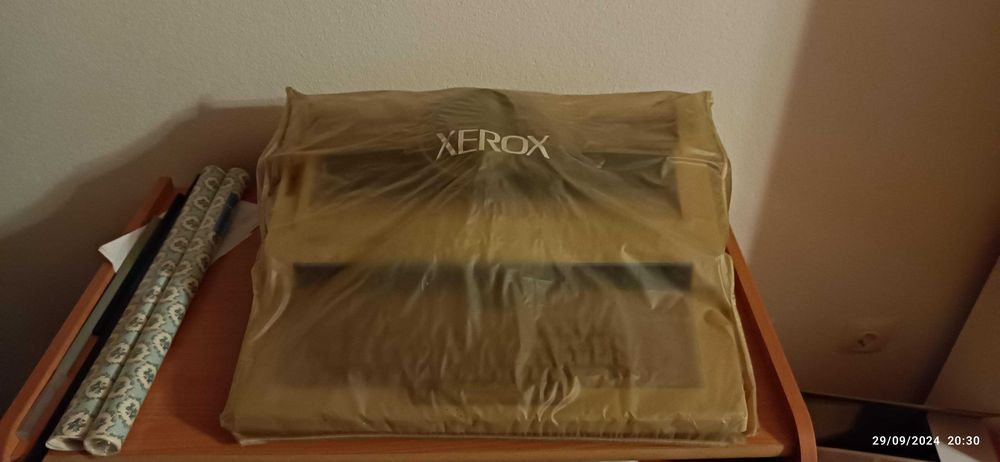 Máquina de escrever Eletrónica Xerox 6016