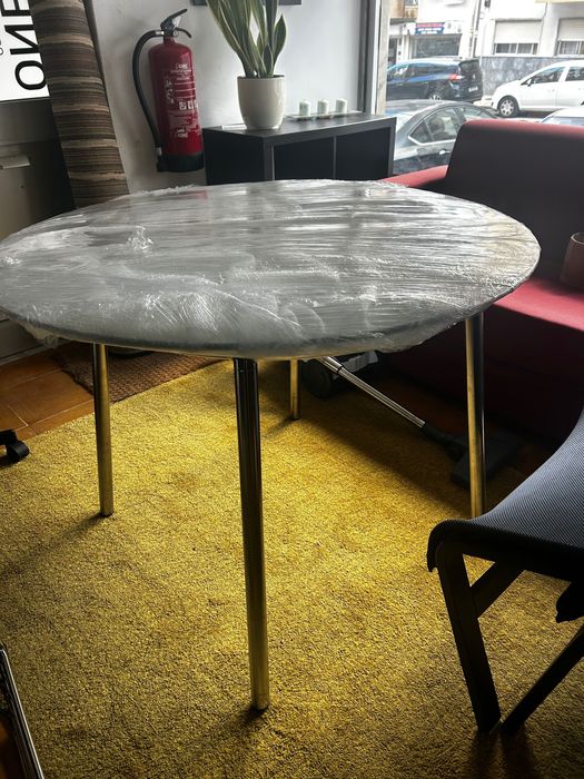 Vende-se mesas de vidro