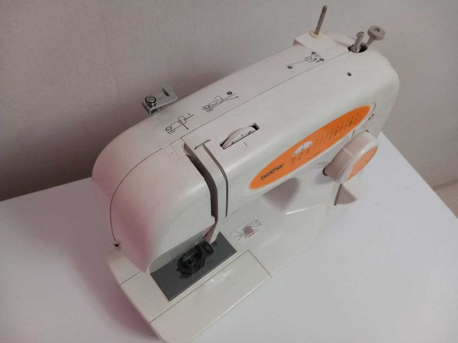 Швейная машина BROTHER XL-2240