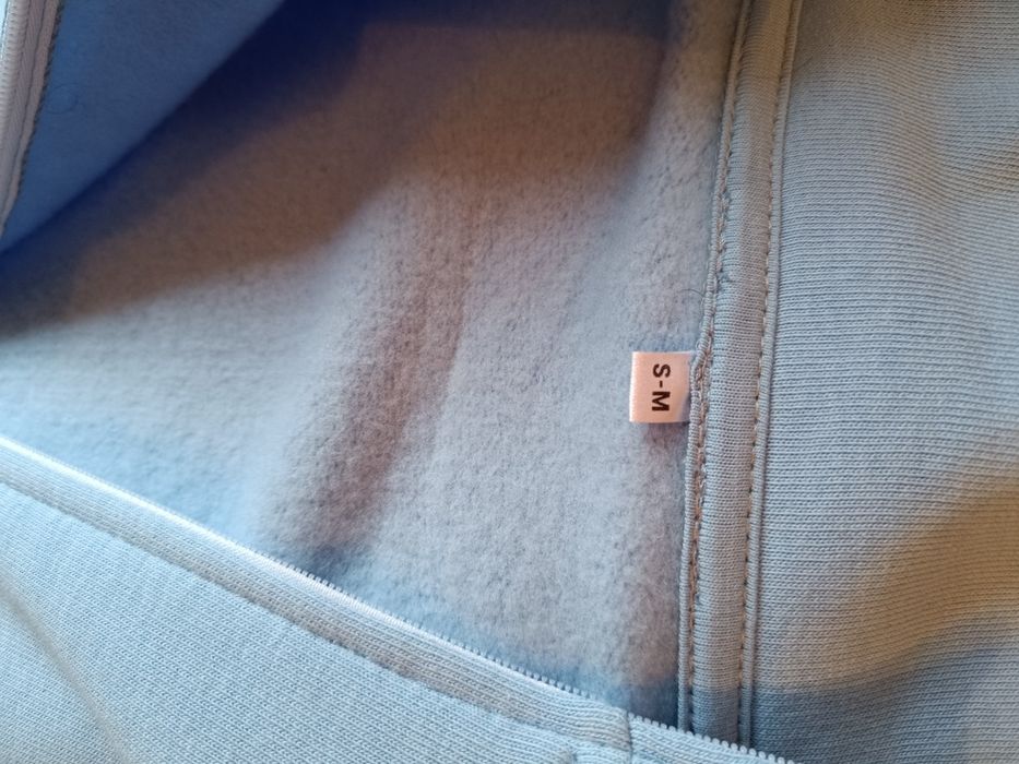 Жіночий спортивний костюм