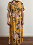 Vestido com padrão floral