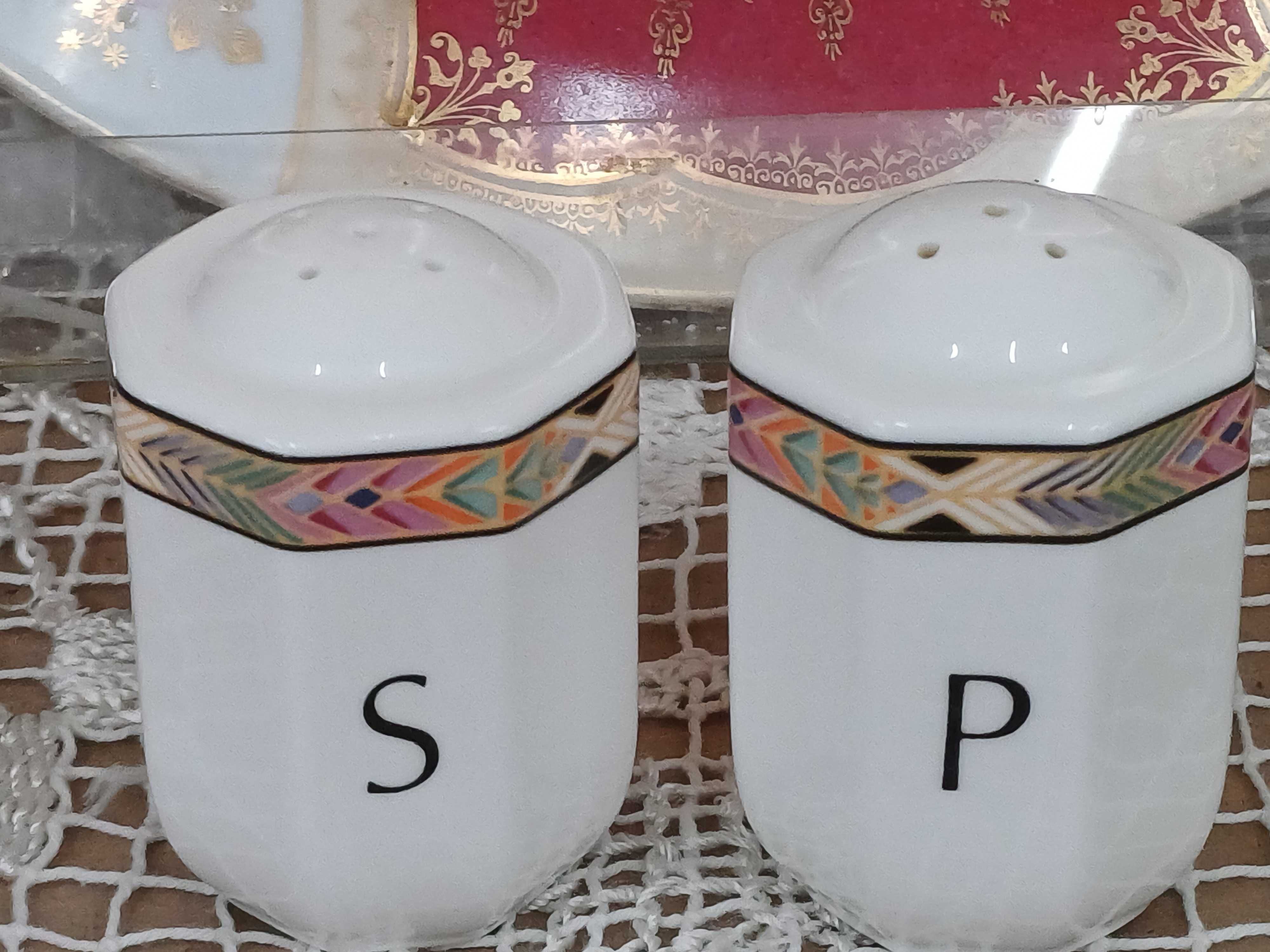 Pieprzniczka i solniczka porcelana Villeroy Boch (P.60)