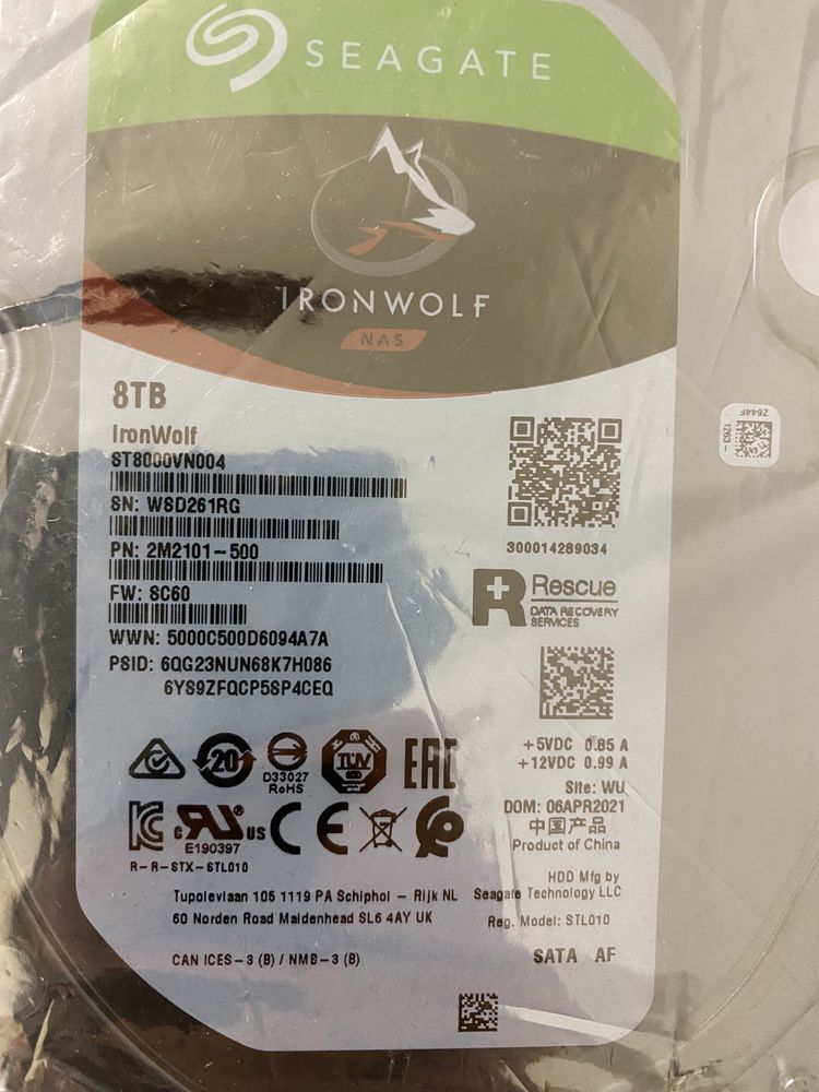 Жорсткий диск Seagate Iron Wolf 8TB (ST8000VN004)