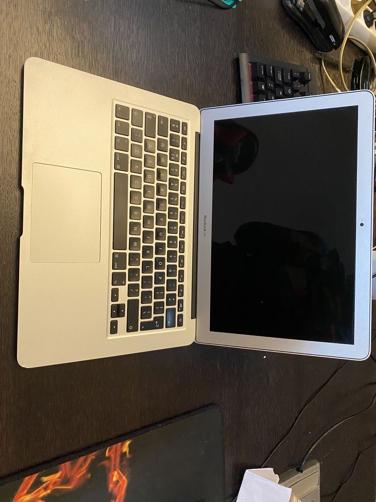 Macbook air i5 impecável