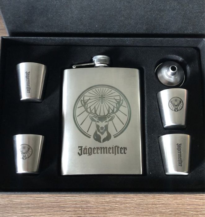 Набір фляга та стопки