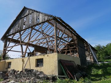 Rozbiórka stodoły skup drewna deski obiciowe stare drewno stodoła