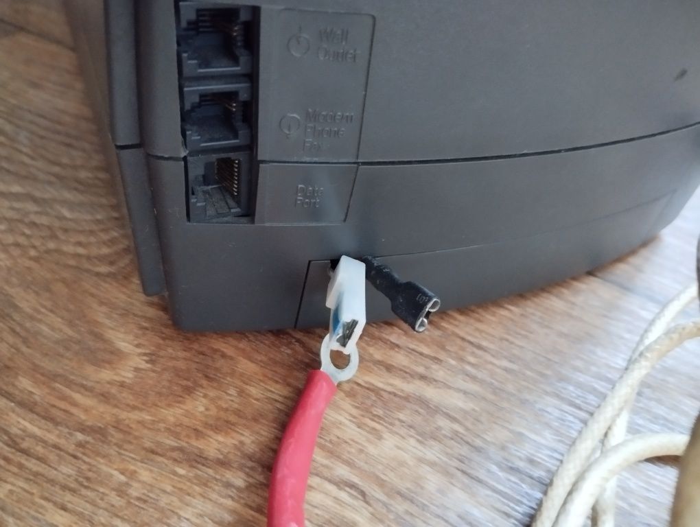 ДБЖ APC Back-UPS ES 525ва