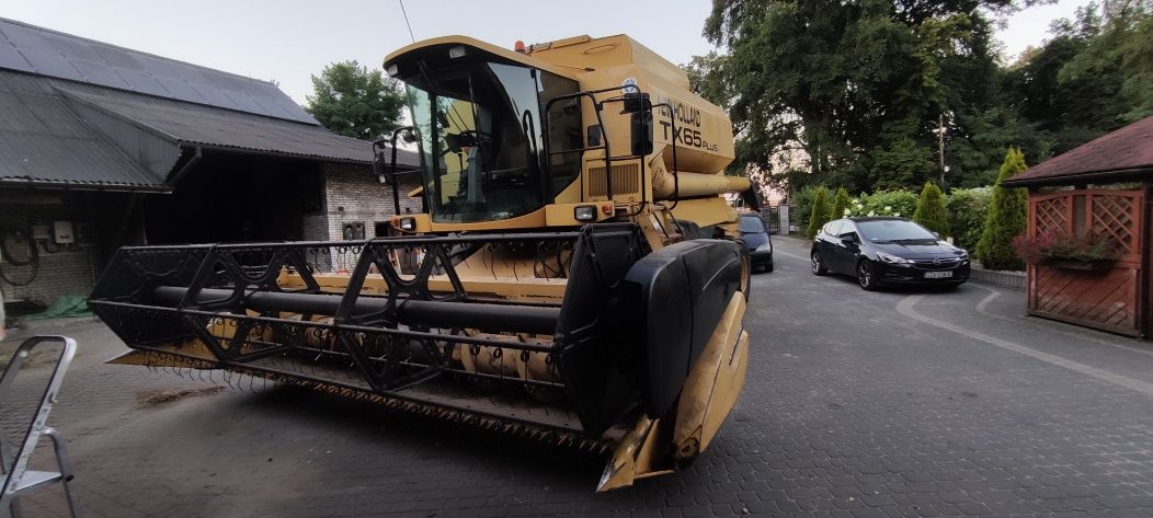 New Holland tx 65 Plus 4x4  5.2 heder