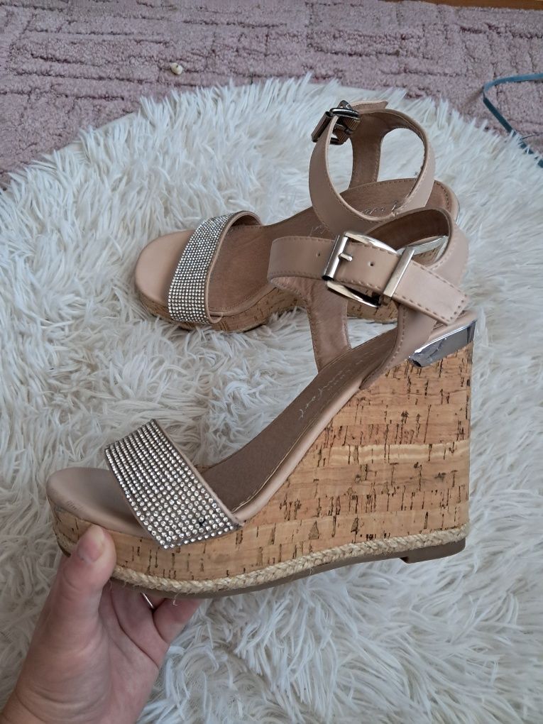 Buty na koturnie New Look z diamencikami 37