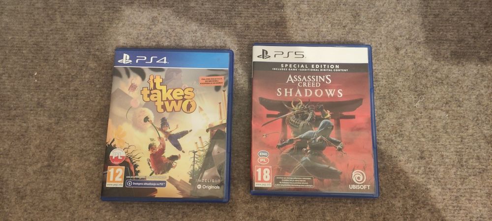 PlayStation 5 + 3 pady Dualsense + stacja ladujaca + słuchawki Pulse 3