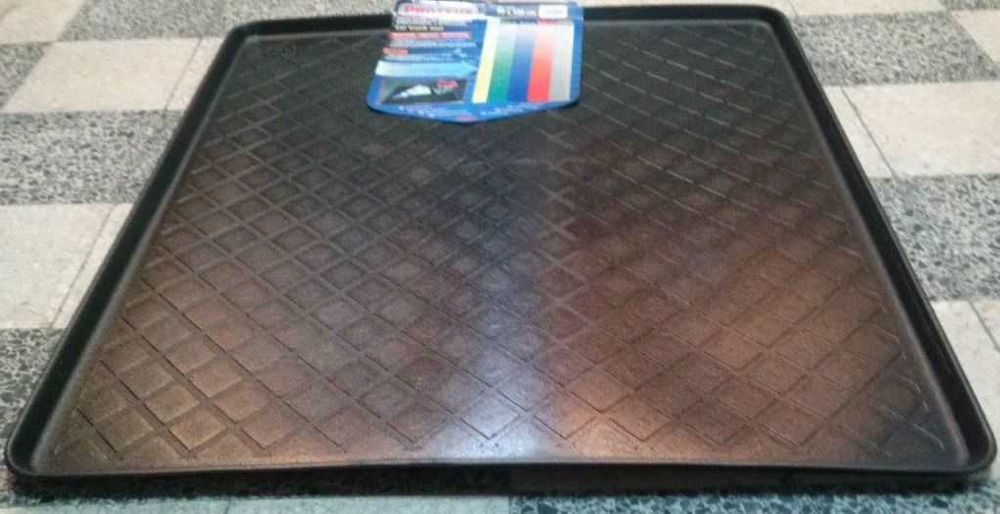 Tapetes, capas de estofos e coberturas para automóvel