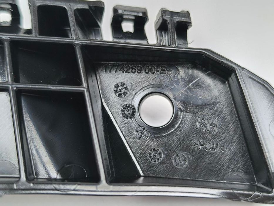 Кронштейн передній бампер крило лівий правий Tesla Model 3 Highland