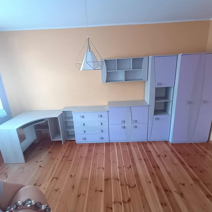 Zestaw mebli młodzieżowych z narożnym biurkiem