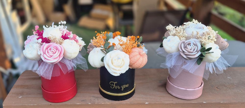 Flower box candle
