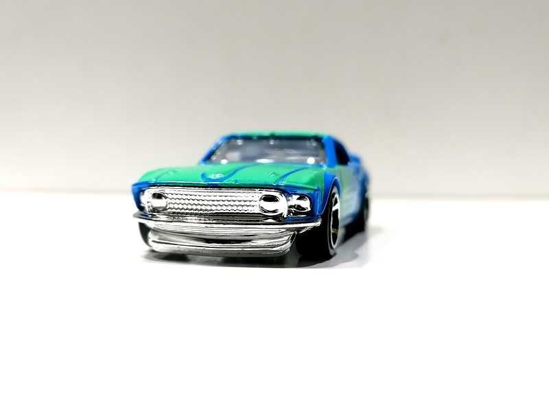 Hot Wheels 69 Ford Mustang Falken