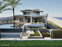 Moradia T4, com piscina e garagem, em Porto de Mós, Lagos