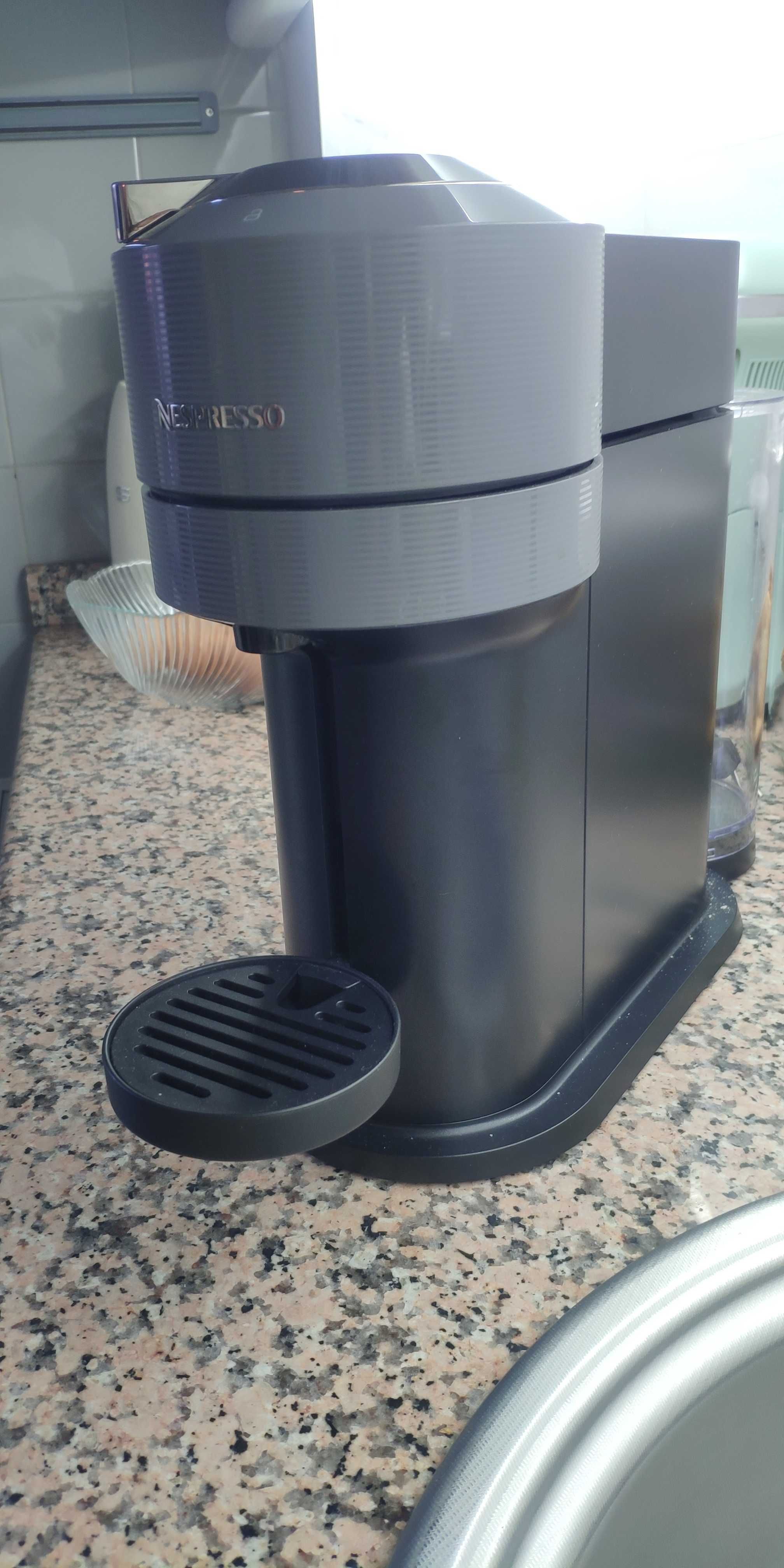 Máquina de café Nespresso Vertuo