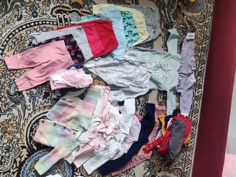 Лот одягу осінньо-зимового 74 розмір на дівчинку