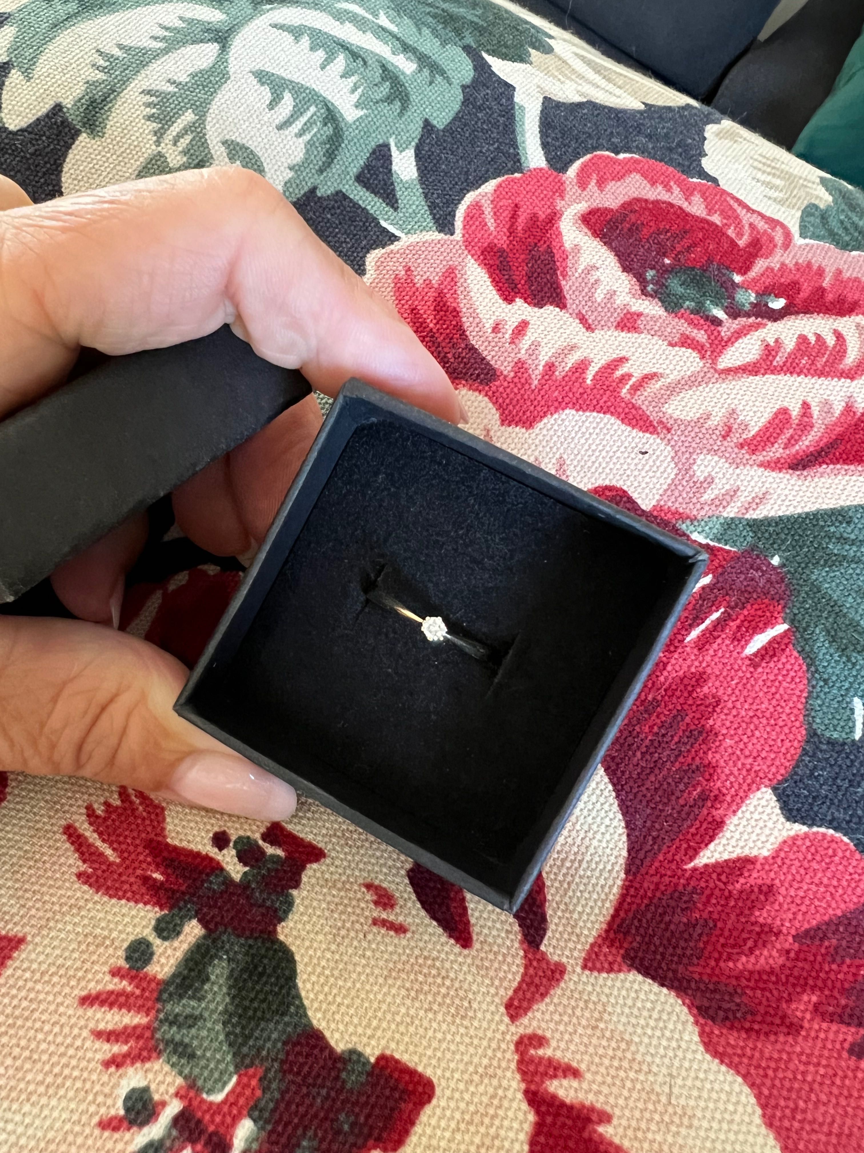 APART - pierścionek zaręczynowy
