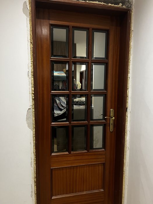 Vendo porta c/aro medidas 197,5cmx80cm