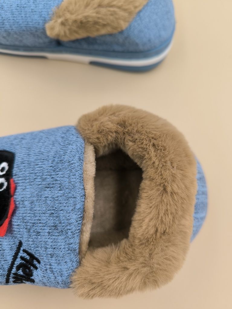Kapcie dla dziecka rozmiar 30-31 wkładka 18 cm