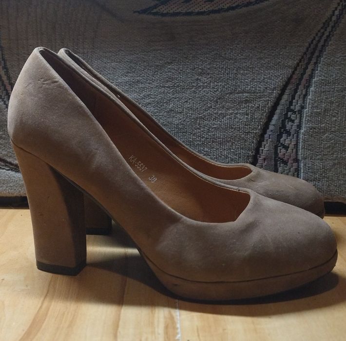 Buty na wysokim obcasie