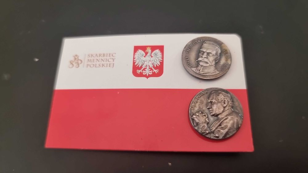 Jan Paweł II i Józef Piłsudski- dwa medaliki z Mennicy Polskiej