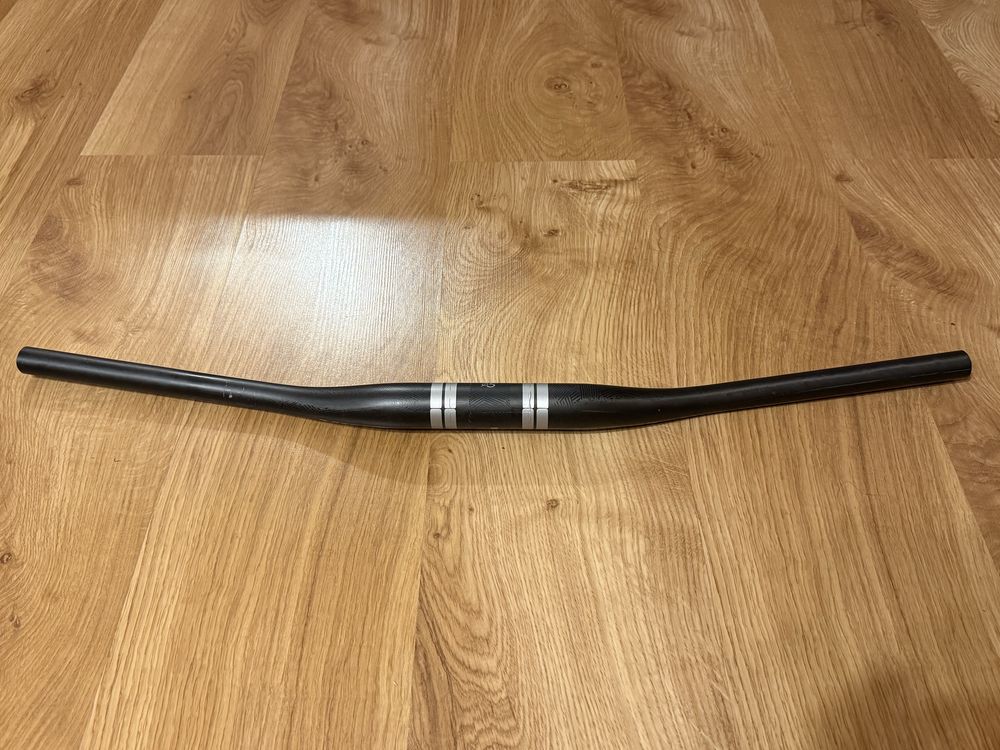 Kierownica Carbon MTB RACE FACE Sixc 760mm