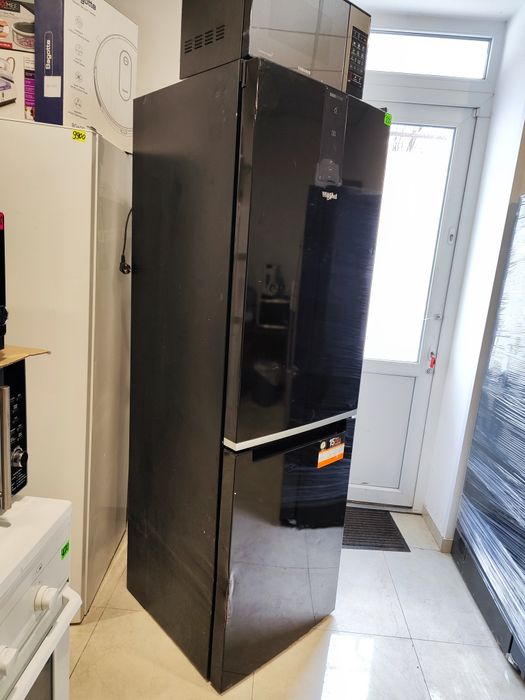 Холодильник ноуфрост Whirlpool W7X 820 K з Європи

W7X 820 K з Європи