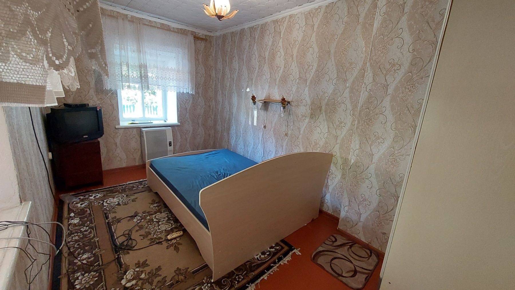 Пів будинку в центрі біля РЕСу