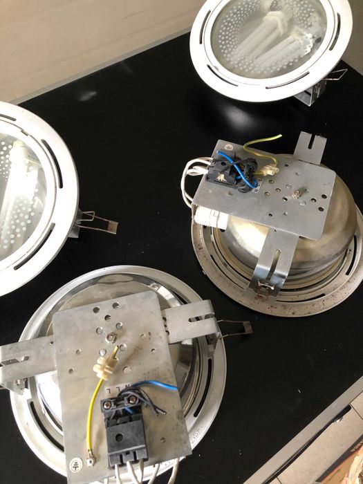 Projetor de encastrar em teto falso c/ 20cm de diâmetro