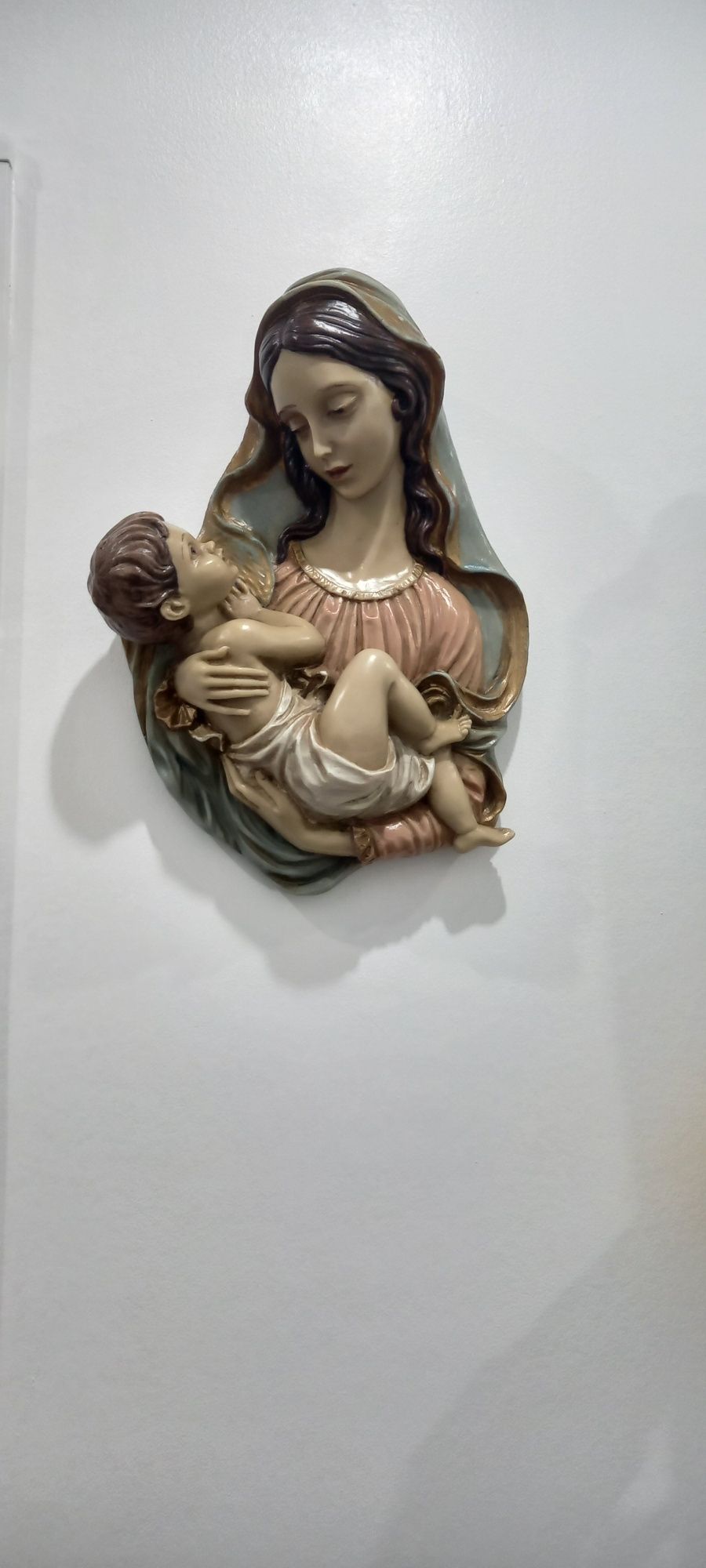 Vendo estatueta de imagem de mãe e filho de marfinite