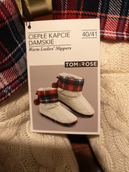 Ciepłe kapcie F-my Tom & Rose