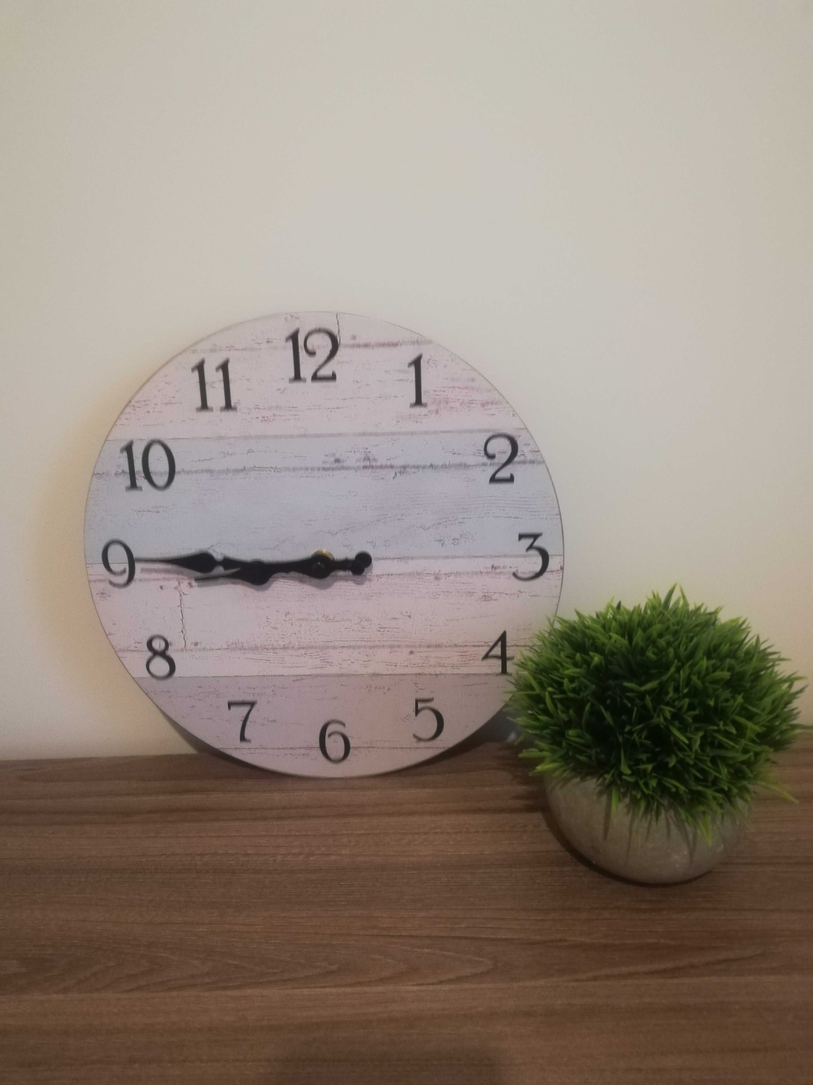 Zegar ścienny Plumeet szary drewniany cichy 25 cm.