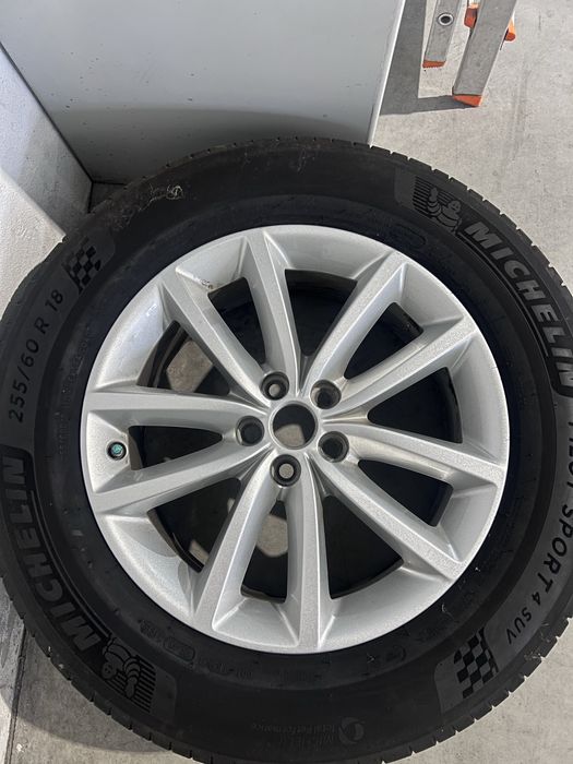 Jantes e pneus usadas