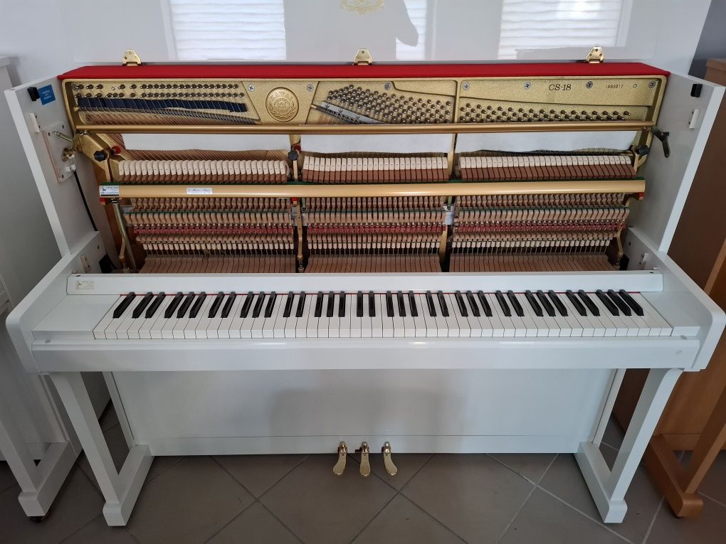 Pianino  Kawai CS-18 jak nowe  białe  wysoki połysk