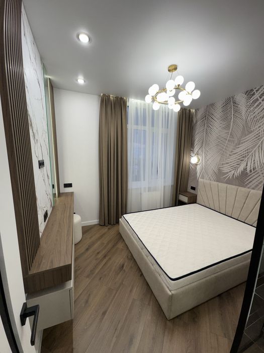 Продаж квартири 60Перлина на Краснова, 2кімнати, балкон