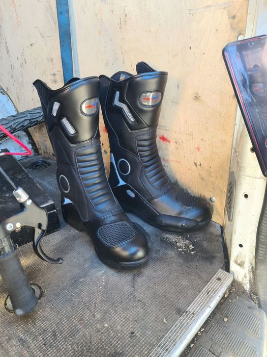 Моточоботи мотоботи