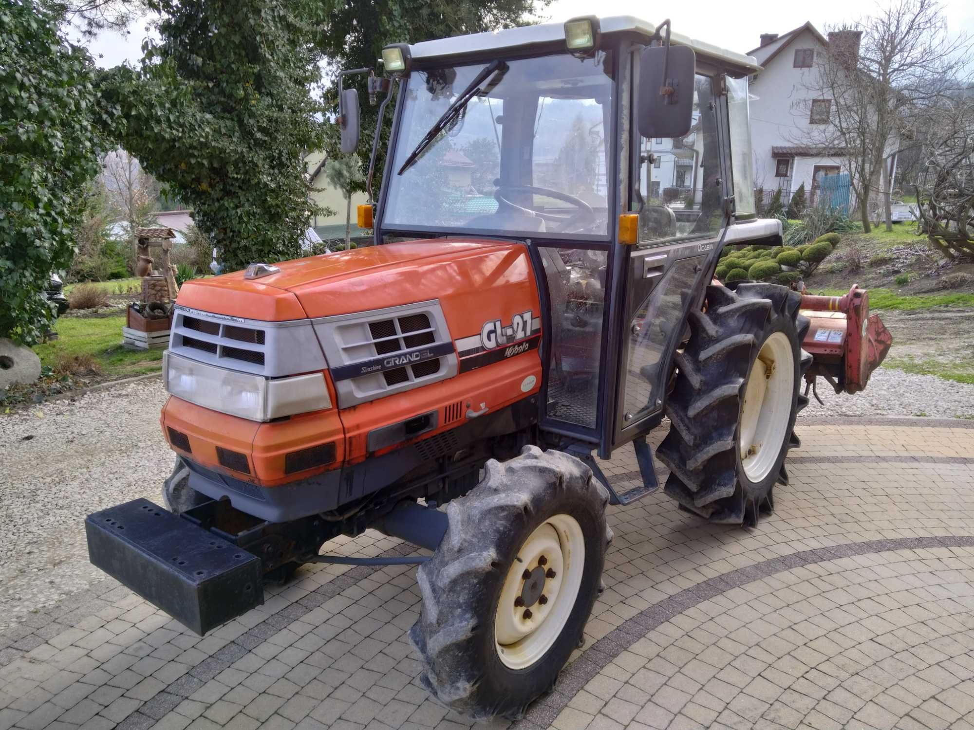 Traktor Kubota GL-27 4x4 z glebogryzarką