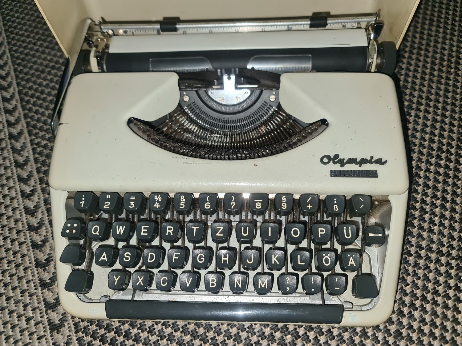 Maszyna do pisania Olympia splenidid 33