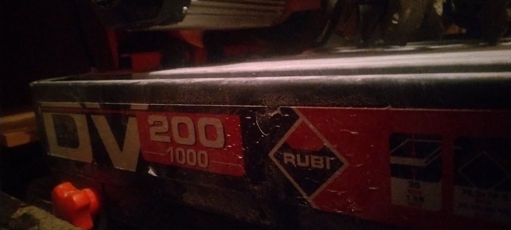 Przecinarka wodna do gresu i kamienia RUBI DV 200/1000