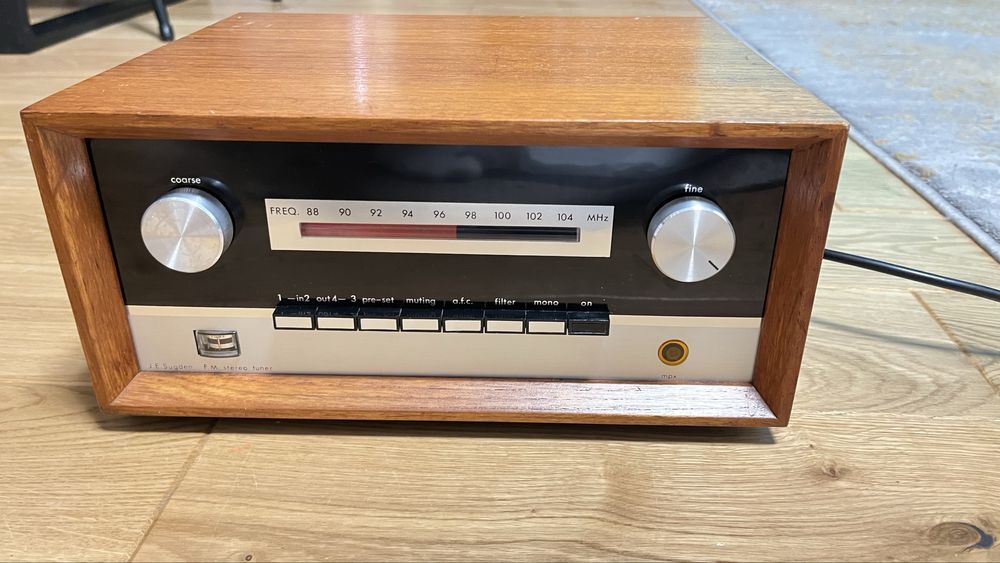 J.E. Tuner stereo Sugden F.M