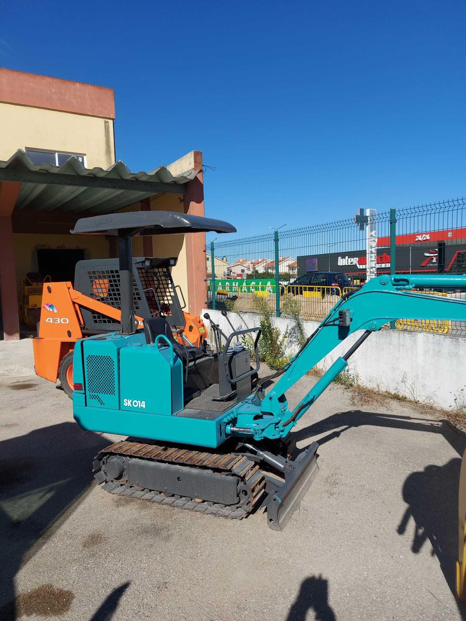 Mini escavadora Kobelco SK014