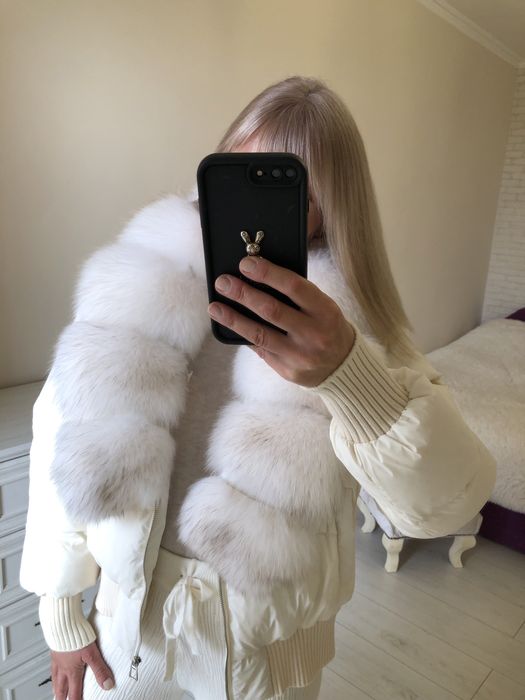 Пуховик,куртка,курточка з песцем.