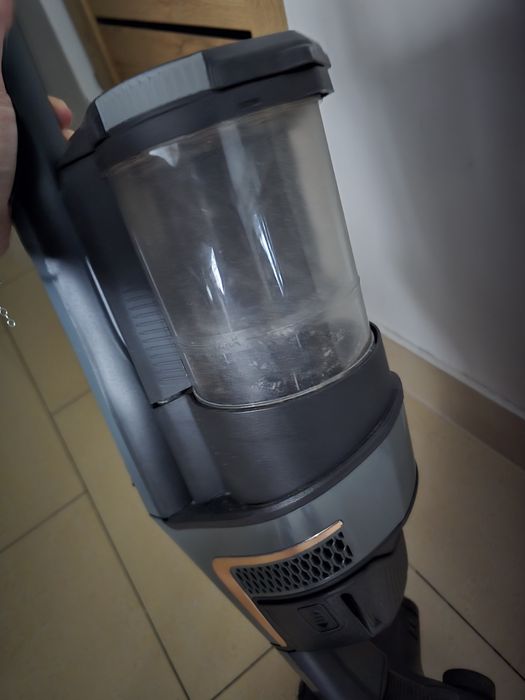 Odkurzacz pionowy Miele Triflex