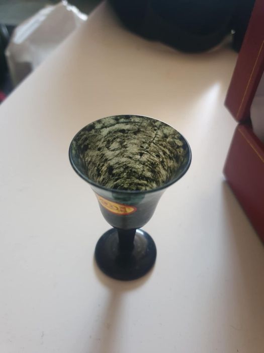 Jadeitowe, zabytkowe, swiecace w ciemnosci chinskie kieliszki