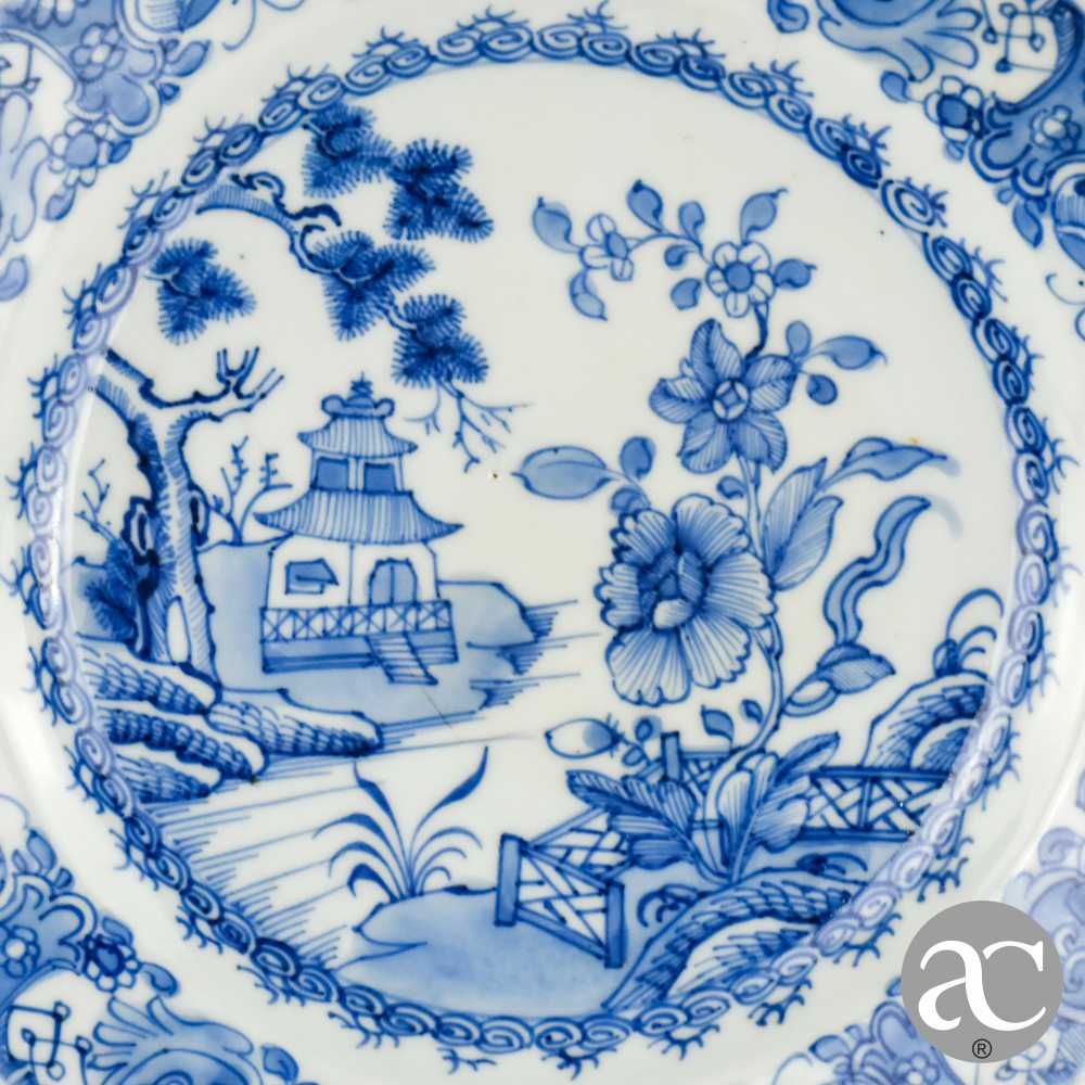 Prato porcelana da China, Pagodes e paisagem, Qianlong, séc. XVIII n2