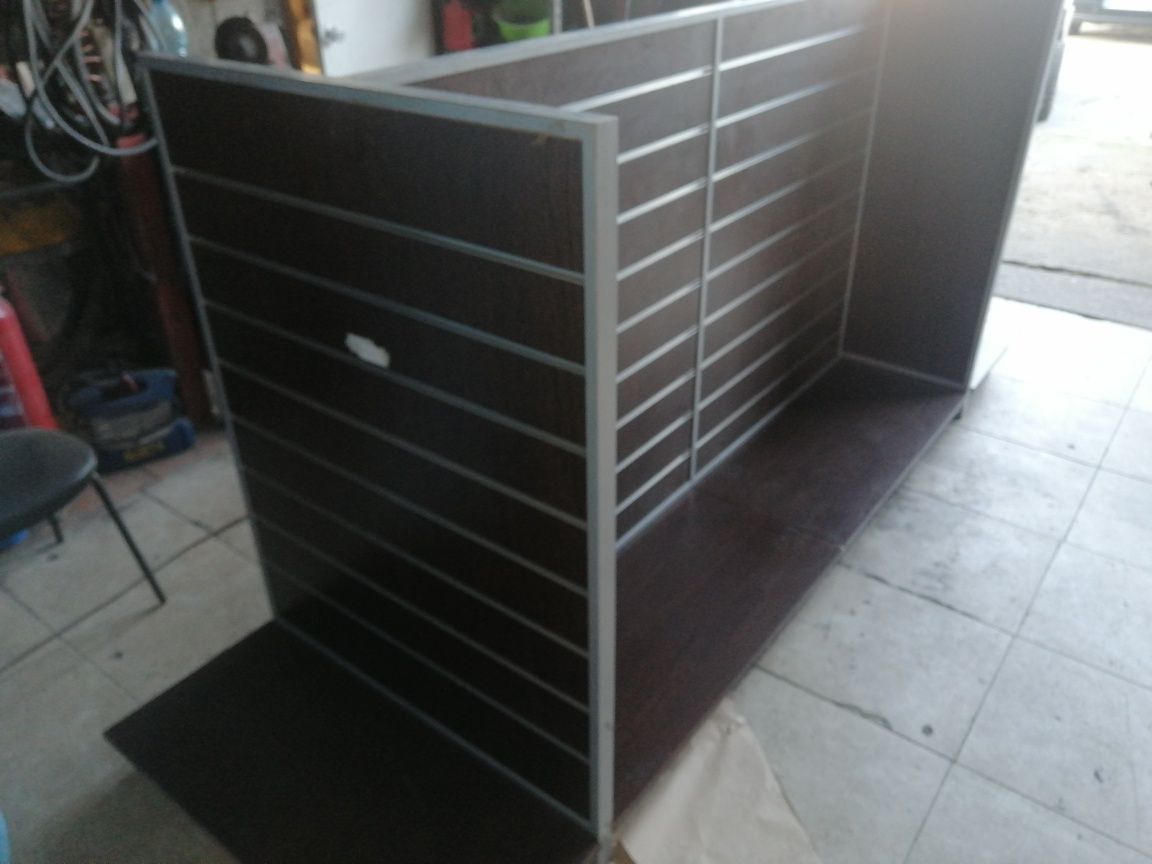 Expositor de pendurados 2,80×0,95×1,30